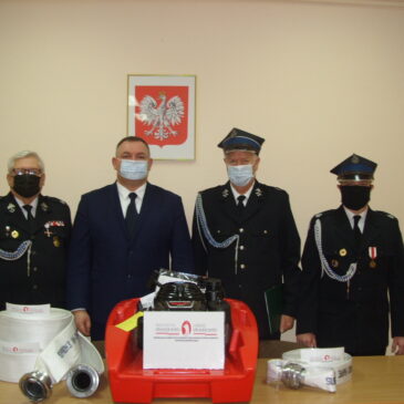 Gmina Krzyżanów przekazała sprzęt Jednostce Ochotniczej Straży Pożarnej w Młogoszynie